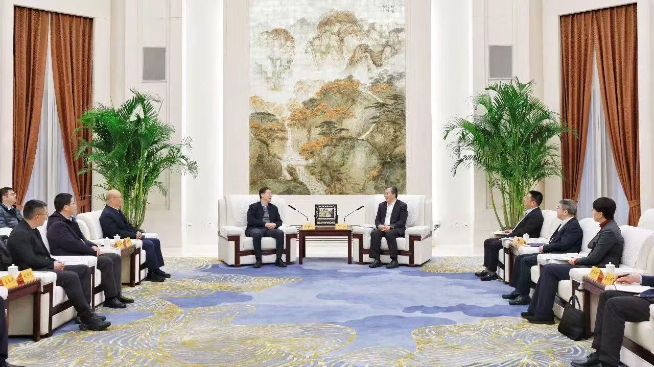 38242615.jpg 18084cef30d8d7f8287f897d25a900fa.jpg